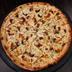 Пицца «Груша Горгонзола»